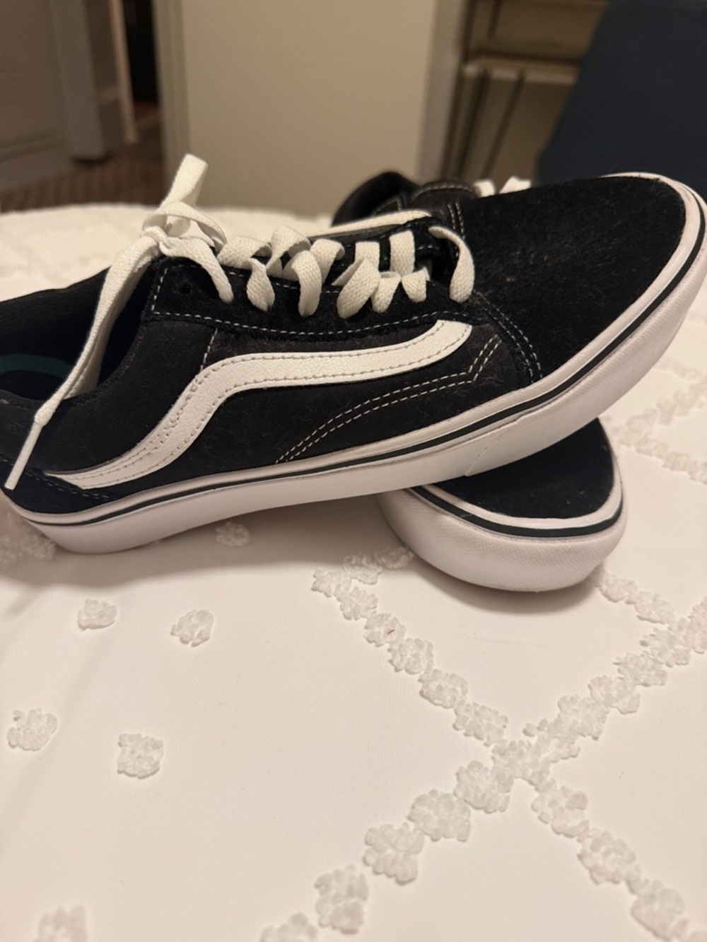 Vans old skool Classic Black Skate Sneakers with White Stripe